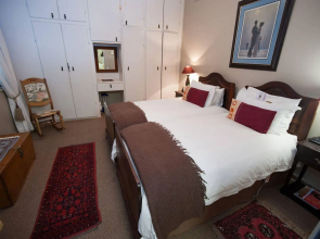$@Flo-Ben Guest House