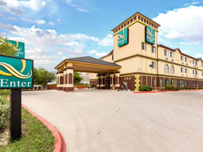 Quality Inn near SeaWorld - Lackland