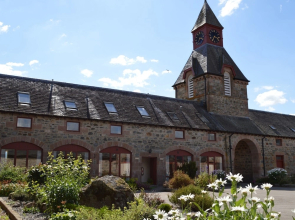 Tomich Holidays Courtyard Cottage