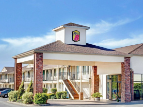 Super 8 by Wyndham Creswell/South Eugene