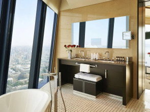 Отель Fairmont Baku at the Flame Towers