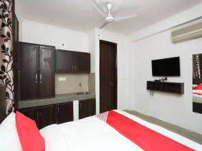 Oyo 35721 Delhi Continental