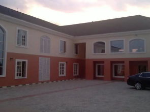 Petesville Hotel Calabar