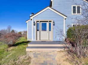 Cozy Illinois Abode w/ Deck & Grill, Near Golfing!
