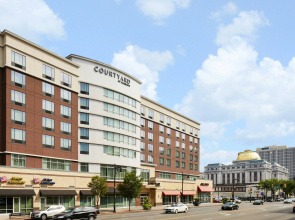 Courtyard by Marriott Newark Downtown