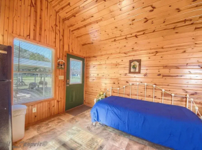 Sunflower Rr9122sf 1 Bedroom Home by RedAwning