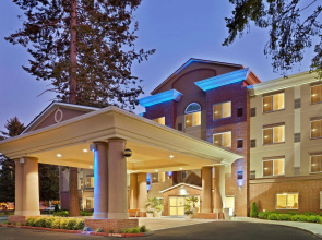 Holiday Inn Express & Suites Lacey – Olympia by IHG