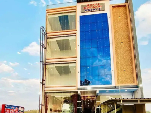 Hotel Gayatri Palace