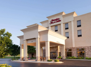 Hampton Inn & Suites Addison