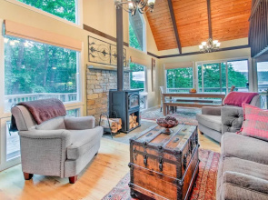 Conway Area Chalet w/ Mountain Views & Fire Pit!