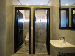 White Rabbit Hostel - Adults Only