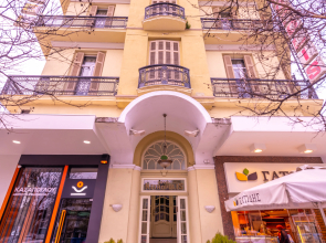 Metropolis Hotel