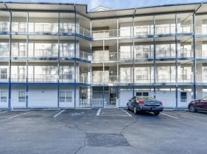 Lake Ozark Condo w/ Water Views & Pool Access!