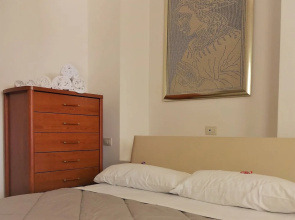 Cozy Apartment With Panoramic Garden in the Historic Center of Iesi