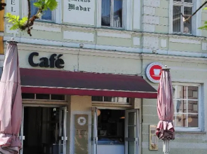 Madar Café Central Melk