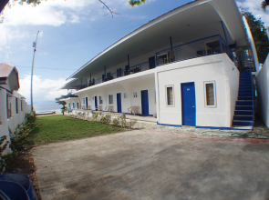 Pescadores Seaview Suites Moalboal