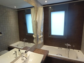 Ultra-Modern Living, Luxe 4BR with Private Outdoor Pool