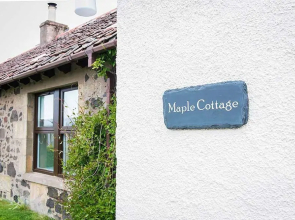 Maple Cottage With Hot Tub Near Cupar, Fife