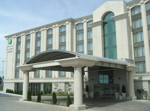 Holiday Inn & Suites Montreal Airport by IHG