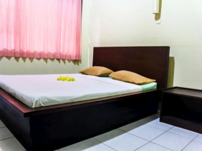 Budhi Beach Inn