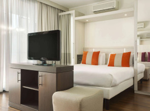 Отель Ramada Plaza by Wyndham Milano