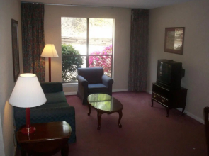 Rime Garden Inn & Suites