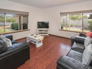 Bella Beach House Prevelly 50m from the beach