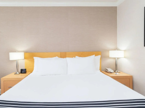 Sandman Signature Vancouver Airport Hotel & Resort