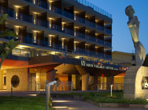 Main Palace Hotel