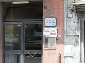 Napoli Centrale Budget Apartment by Wonderful Italy