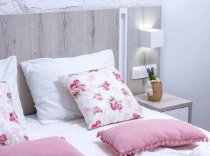 Georgioupoli Studio 2 with a pool and lake views