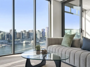 Stunning 2-bed Apartment With Water Views