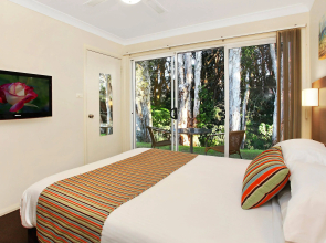 Flynns on Surf Beach Villas
