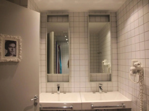 Don Moustache Hostel