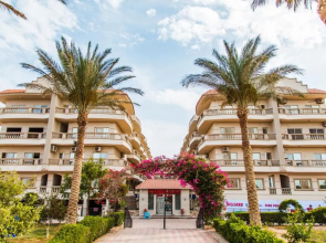 Studio pool view With PrivateBeach Nour Plaza S41