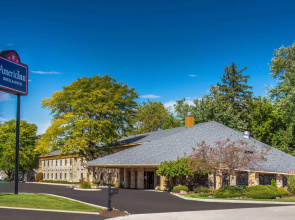 AmericInn by Wyndham Delafield-Waukesha-Milwaukee