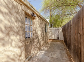 Spacious, Exquisite 4-bed Home in Tucson