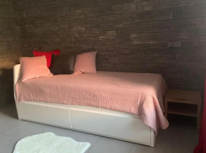 33m top floor flat - next to the sloap in a nice residence #AH8