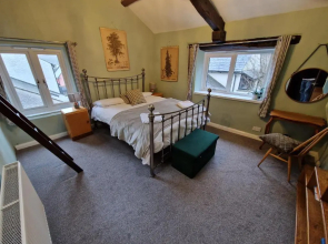 Log Burner 3 double bedroom very cosy