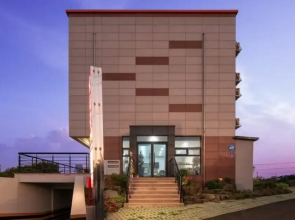 Jeju Gamsugul Pension