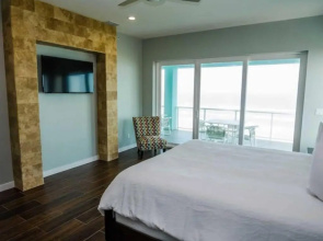 5 BEDROOM BEACHFRONT CONDO - 4th Floor