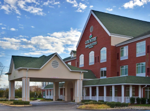 Comfort Inn & Suites Hampton near Coliseum