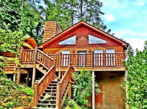 Secluded Cabin Near Smoky Mountains Hot Tub Honeymoon