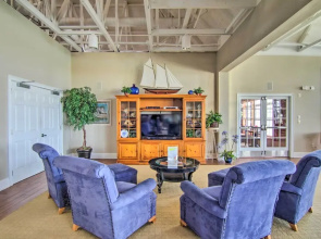 Pet-friendly Ocean View Condo w/ Community Perks!
