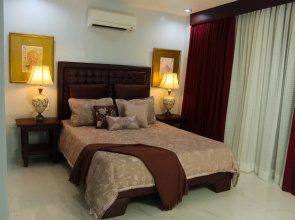 Zeller Court Apartelle