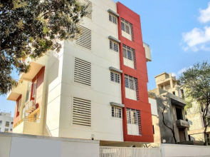 OYO 12042 Green Olives Apartments
