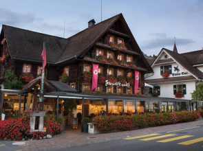 Swiss-Chalet Merlischachen - Historik Chalet-Hotel Lodge
