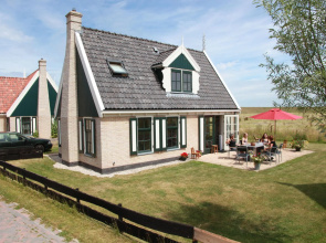 Cozy Villa with Garden near Wadden Sea