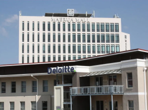Hillside Executive Accommodation Maerua Mall