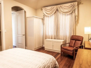 Elegant 1-bedroom Suite in Cupertino